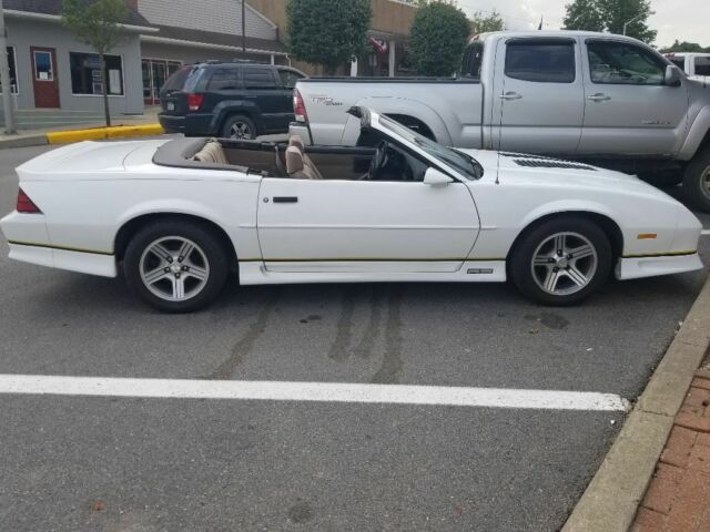 1992 White Chevrolet Camaro Convertible
