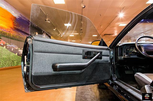 1992 Black Chevrolet Camaro --