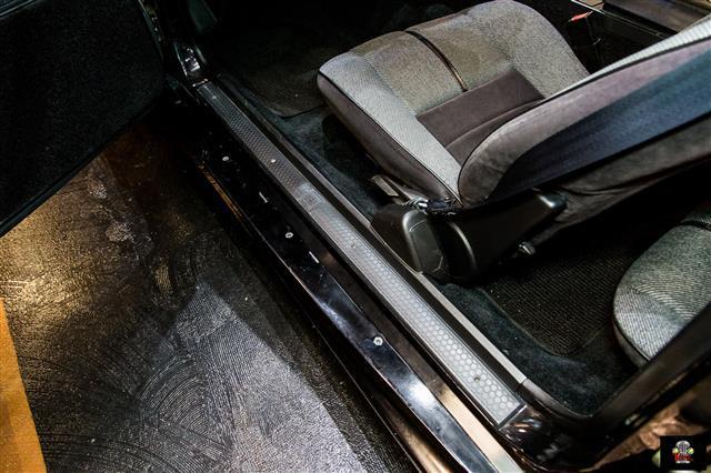 1992 Black Chevrolet Camaro --