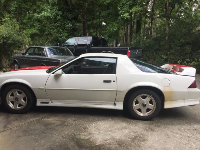 1992 White Chevrolet Camaro Coupe