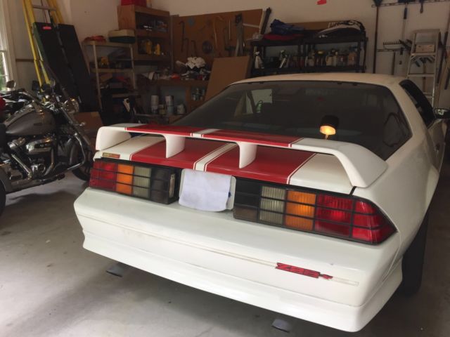 1992 White Chevrolet Camaro Coupe