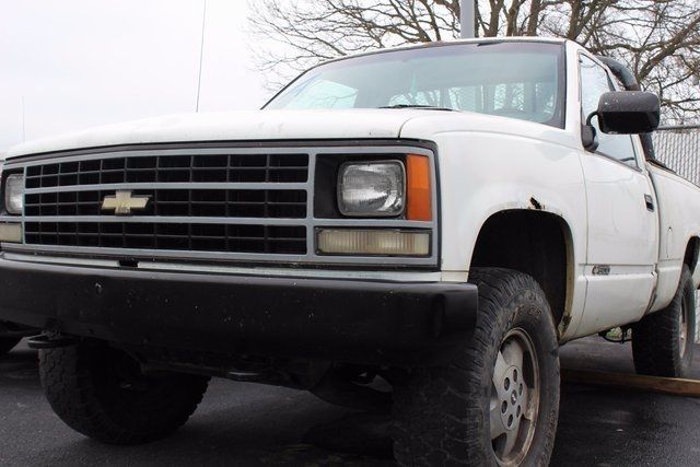 1992 -- Chevrolet C/K Pickup 1500 2D Standard Cab