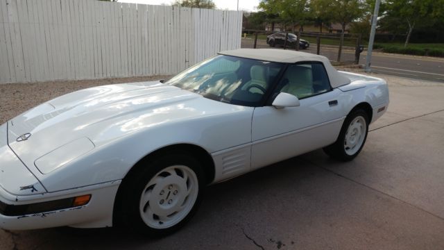 1992 White Chevrolet Corvette Convertible