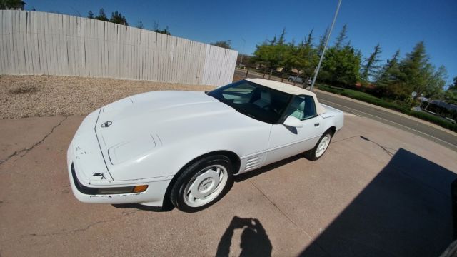 1992 White Chevrolet Corvette Convertible