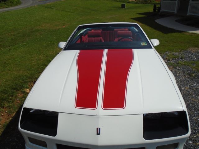 1992 White Chevrolet Camaro Convertible