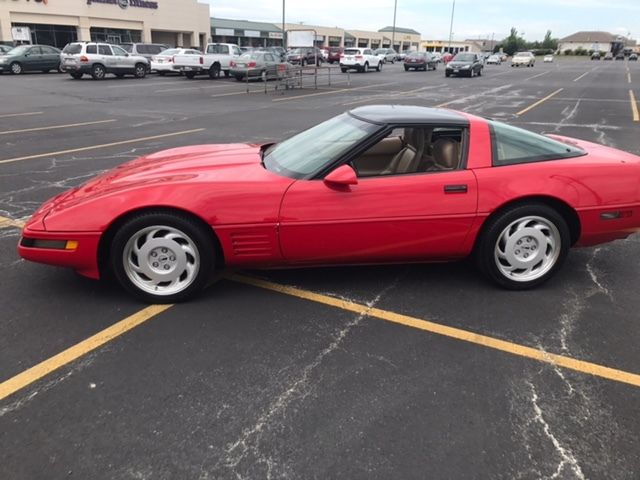 1992 Red Chevrolet Corvette Hatchback