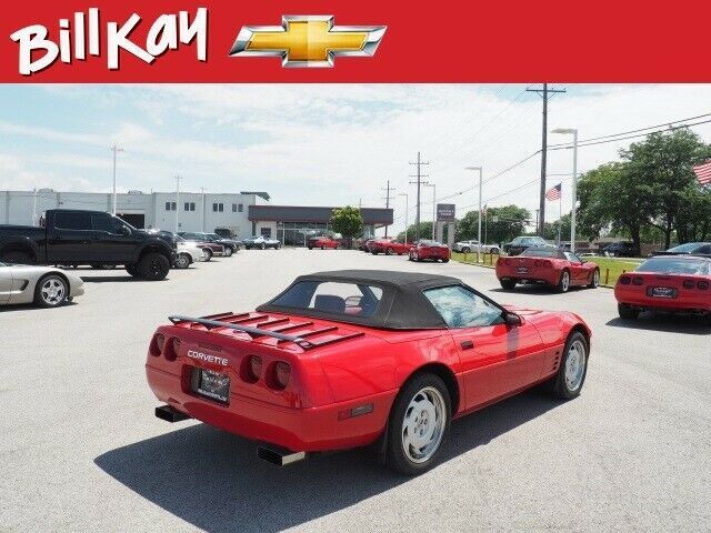 1992 Red Chevrolet Corvette 2dr Convertible