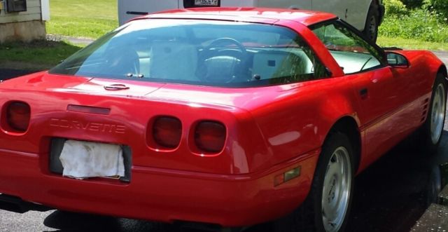 1992 Red Chevrolet Corvette Coupe