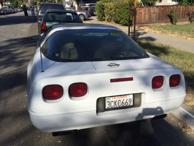 1992 White Chevrolet Corvette Coupe