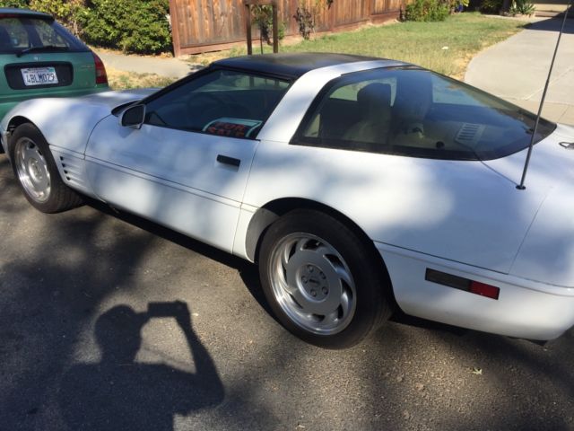 1992 White Chevrolet Corvette Coupe
