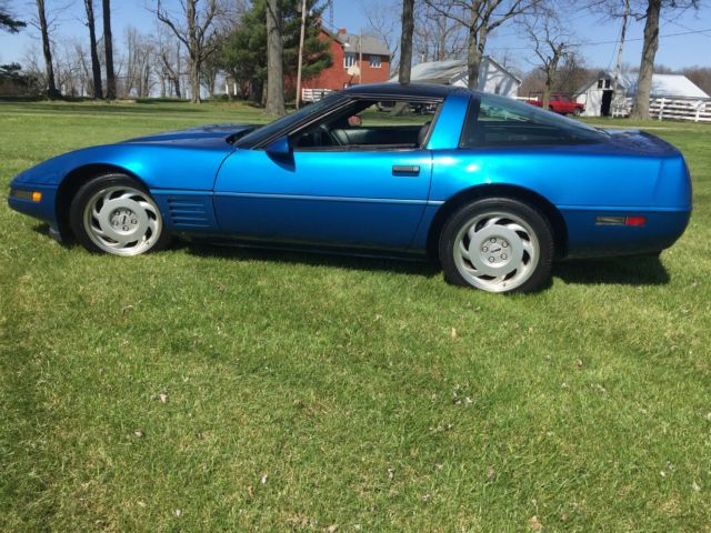 1992 Blue Chevrolet Corvette Coupe