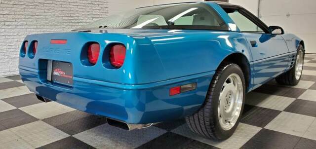 1992 Blue Chevrolet Corvette Hatchback