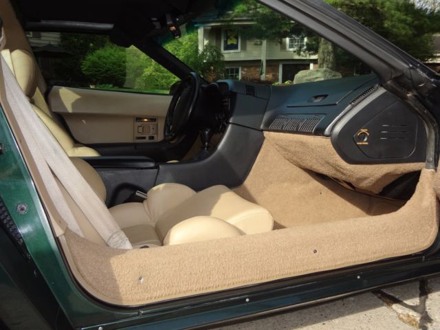 1992 Polo Green Metallic Chevrolet Corvette Coupe/Targa