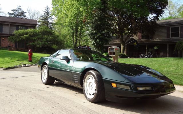 1992 Polo Green Metallic Chevrolet Corvette Coupe/Targa