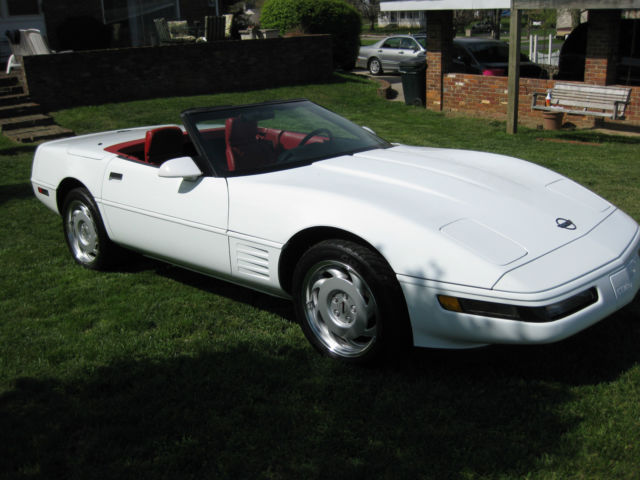 1992 White Chevrolet Corvette Convertible
