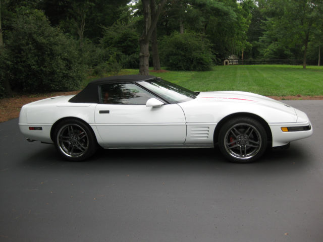 1992 White Chevrolet Corvette Convertible