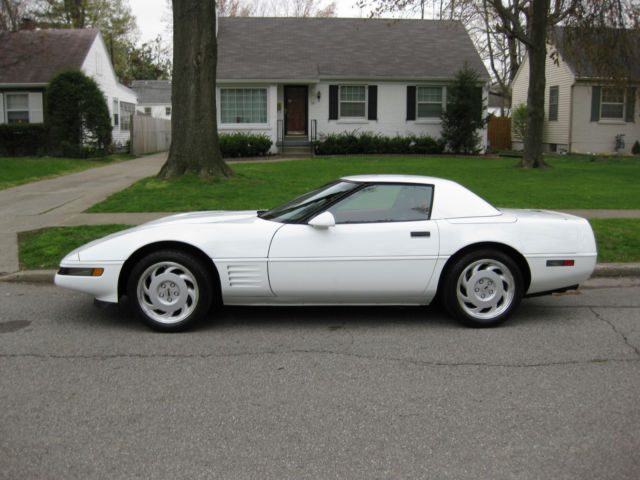 1992 White Chevrolet Corvette Convertible