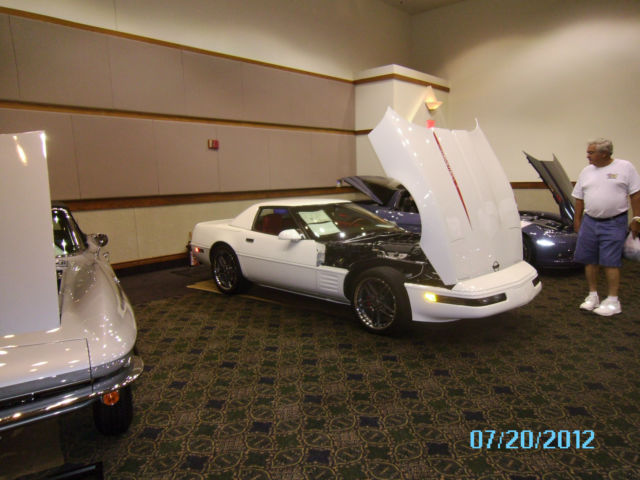 1992 White Chevrolet Corvette Convertible