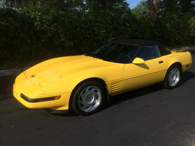 1992 Yellow Chevrolet Corvette Convertible