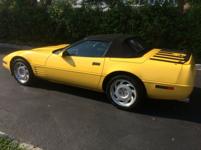 1992 Yellow Chevrolet Corvette Convertible