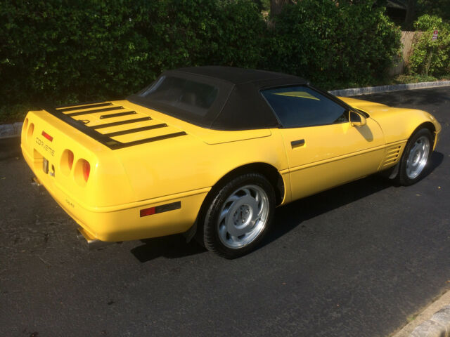 1992 Yellow Chevrolet Corvette Convertible