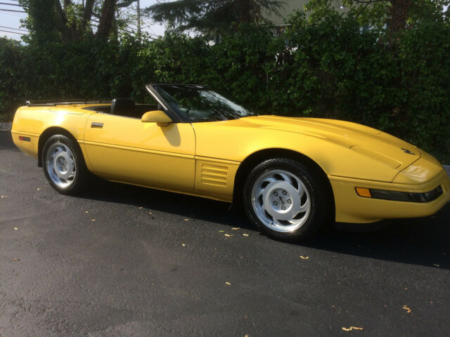 1992 Yellow Chevrolet Corvette Convertible