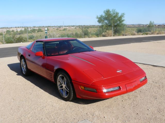 1992 Red Chevrolet Corvette Hatchback