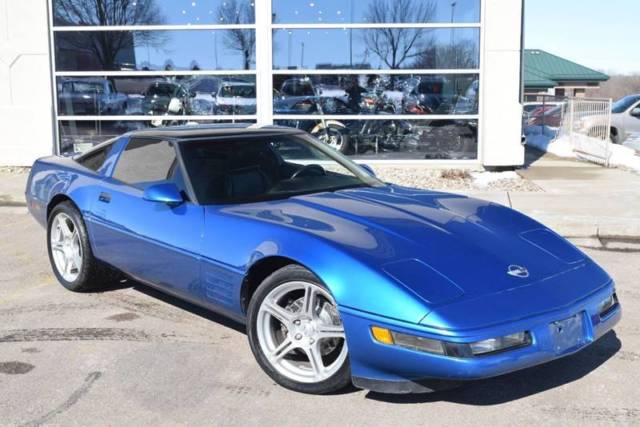 1992 Blue Chevrolet Corvette Hatchback