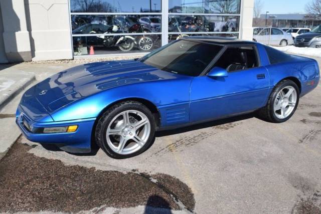 1992 Blue Chevrolet Corvette Hatchback