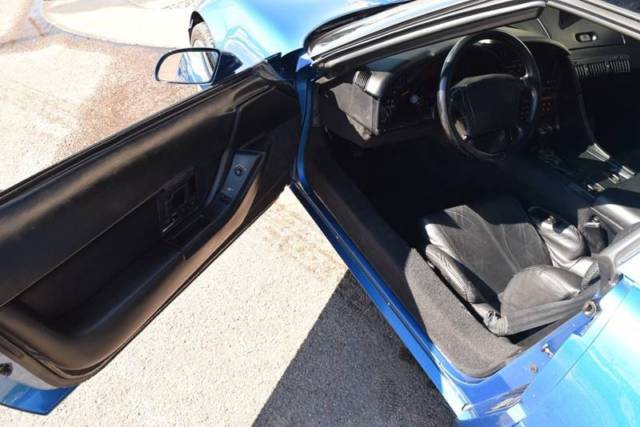 1992 Blue Chevrolet Corvette Hatchback