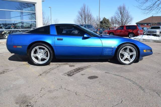 1992 Blue Chevrolet Corvette Hatchback