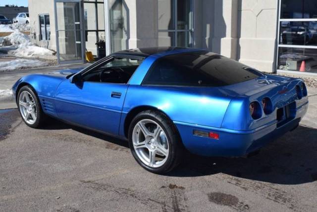 1992 Blue Chevrolet Corvette Hatchback