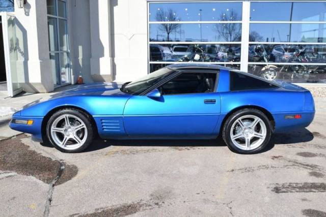 1992 Blue Chevrolet Corvette Hatchback