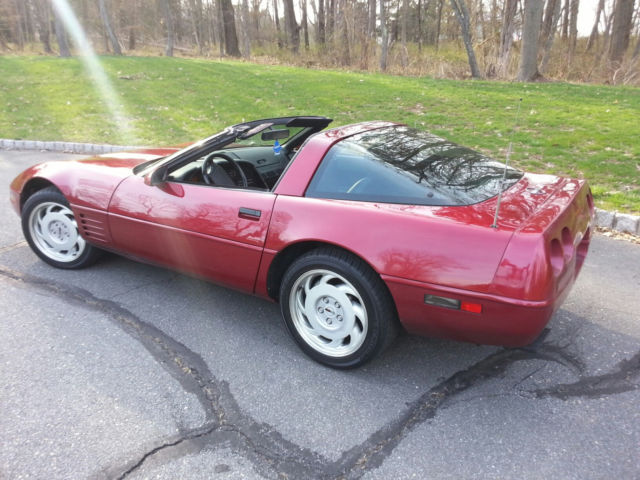 1992 Burgundy Chevrolet Corvette Coupe