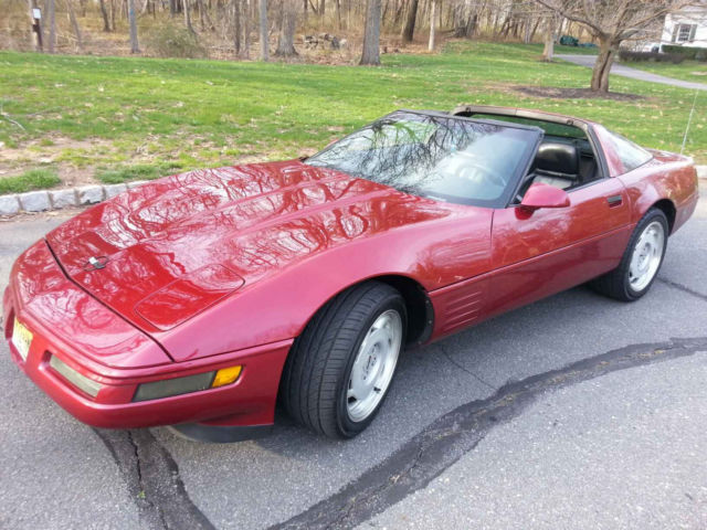 1992 Burgundy Chevrolet Corvette Coupe