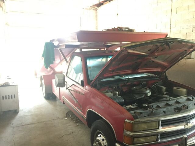 1992 RED Chevrolet 3500 PICKUP