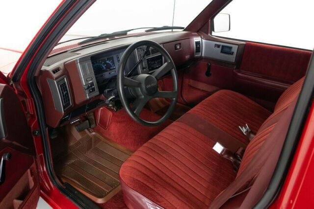 1992 White Chevrolet S-10 Pickup Truck