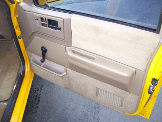 1992 CANDY METALLIC YELLOW Chevrolet S-10