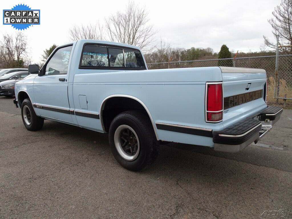 1992 Blue Chevrolet S-10 Pickup Truck
