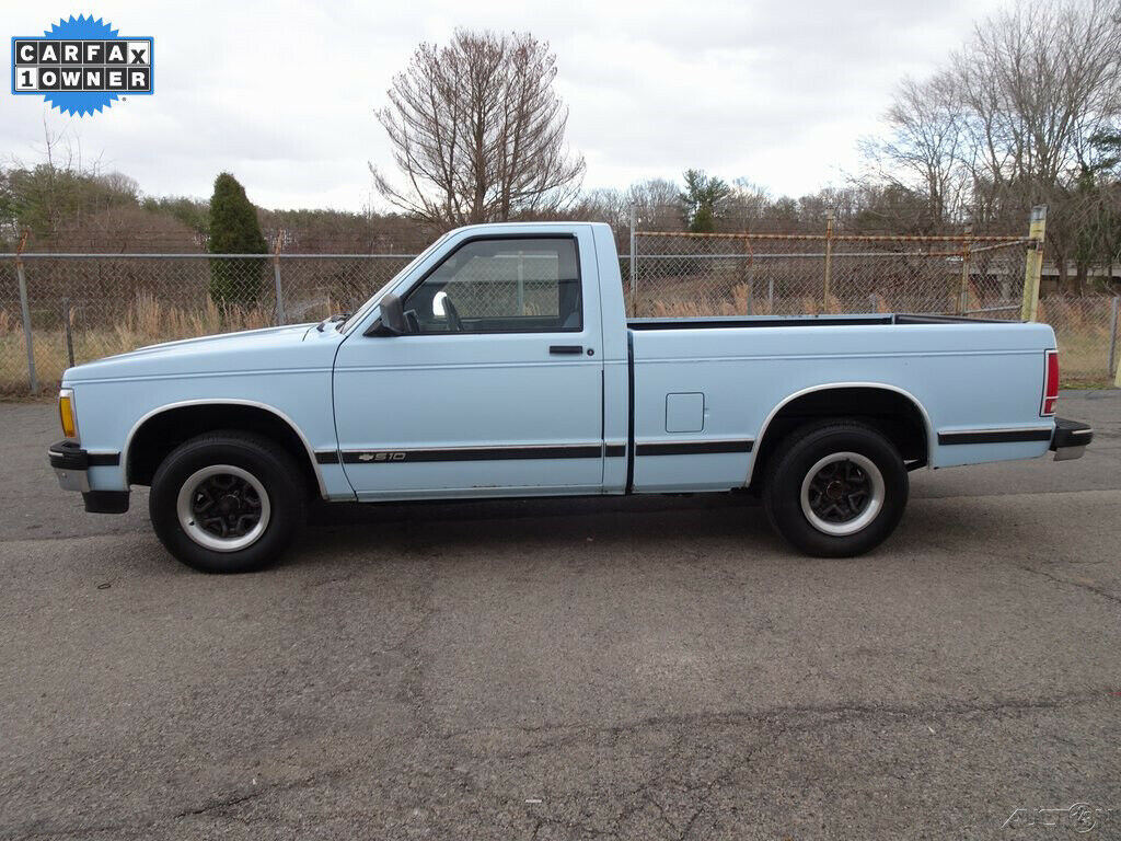 1992 Blue Chevrolet S-10 Pickup Truck