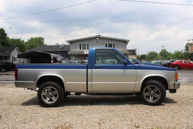 1992 Blue Chevrolet S-10 Standard Cab Pickup