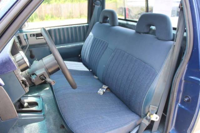 1992 Blue Chevrolet S-10 Standard Cab Pickup