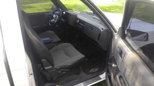 1992 White Chevrolet S-10