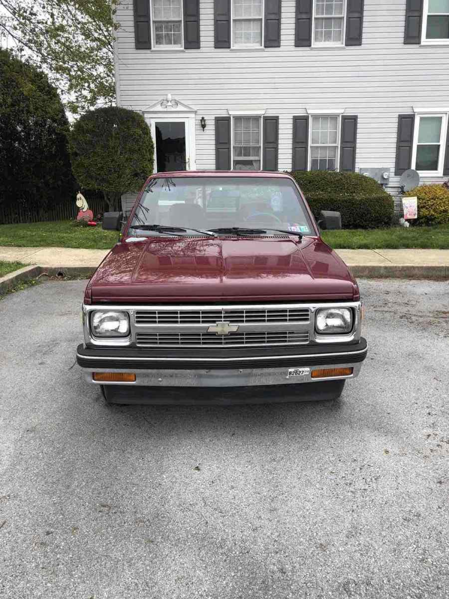 1992 Red Chevrolet S10 Pickup
