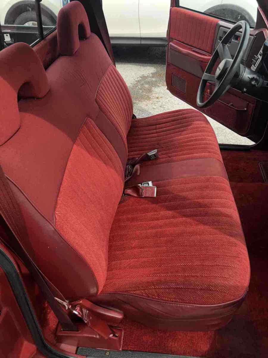 1992 Red Chevrolet S10 Pickup