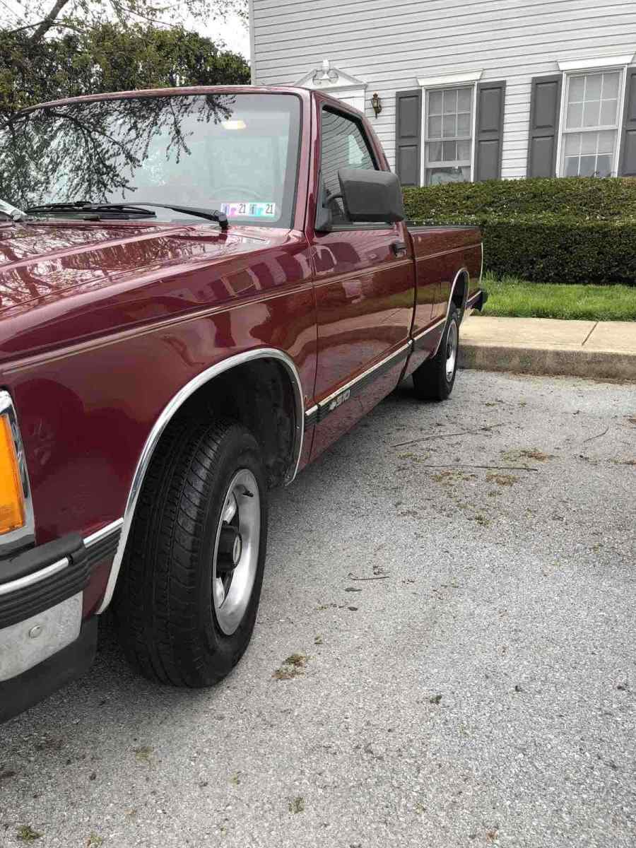 1992 Red Chevrolet S10 Pickup