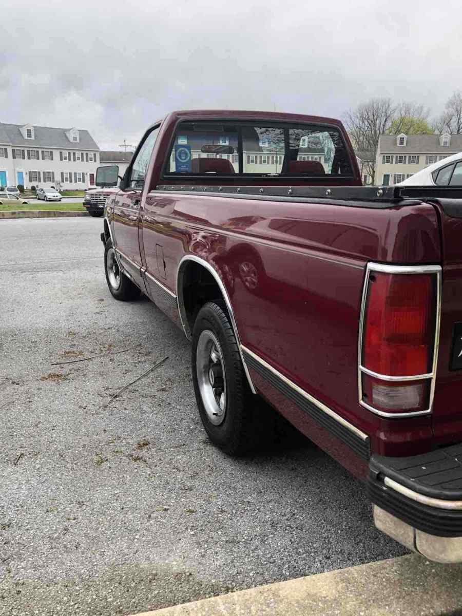 1992 Red Chevrolet S10 Pickup