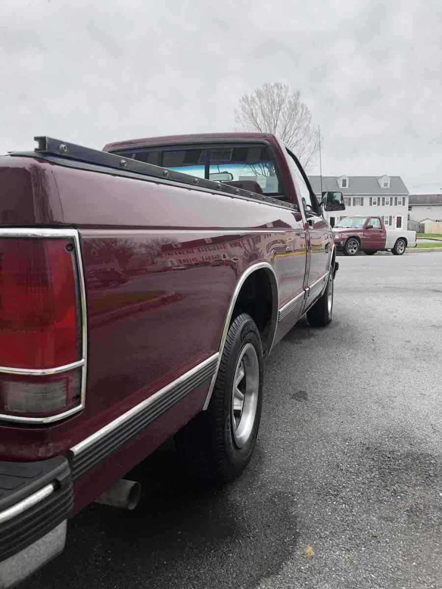 1992 Red Chevrolet S10 Pickup