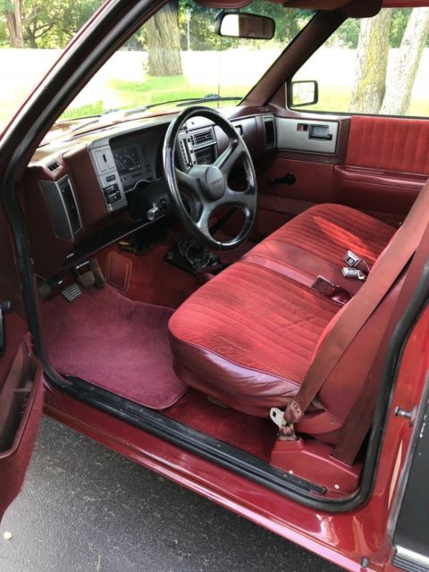 1992 Red/Black Chevrolet S-10 Standard Cab Pickup