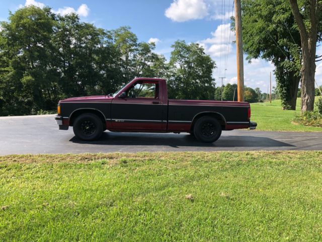 1992 Red/Black Chevrolet S-10 Standard Cab Pickup
